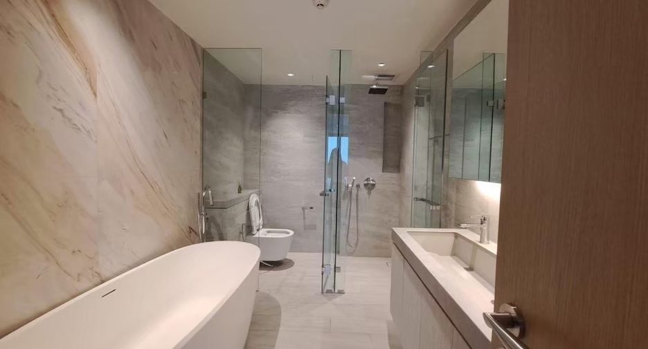 For rent 2 bedrooms condo in Sathon, Bangkok