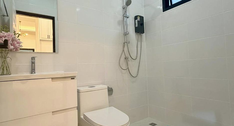 Продажа 3 спальни дом в Саттахип, Чонбури