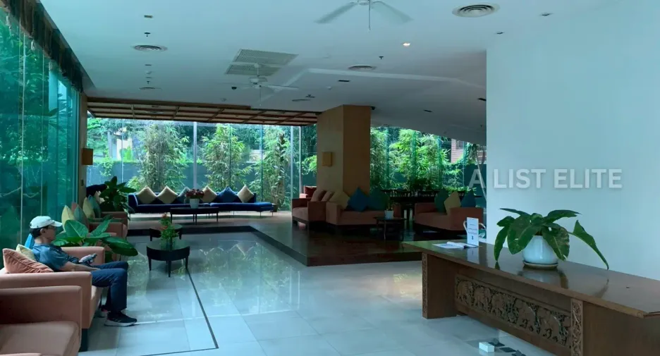 For sale 2 bedrooms condo in Khlong Toei, Bangkok