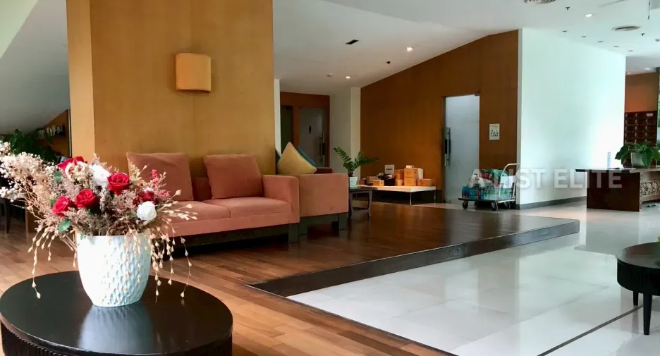 For sale 2 bedrooms condo in Khlong Toei, Bangkok