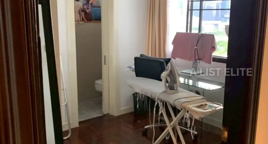 For sale 2 bedrooms condo in Khlong Toei, Bangkok