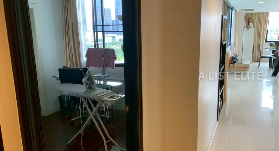 For sale 2 bedrooms condo in Khlong Toei, Bangkok