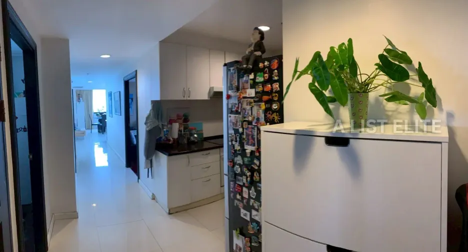 For sale 2 bedrooms condo in Khlong Toei, Bangkok