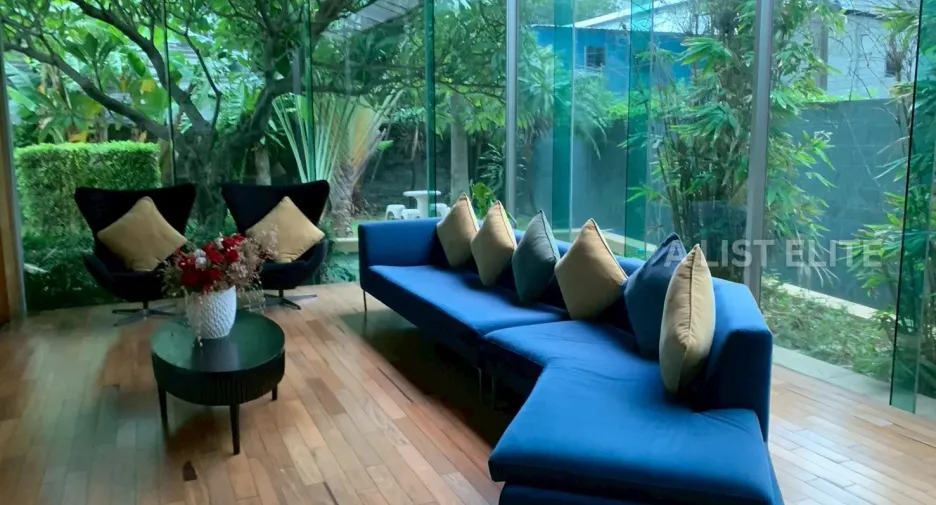 For sale 2 bedrooms condo in Khlong Toei, Bangkok