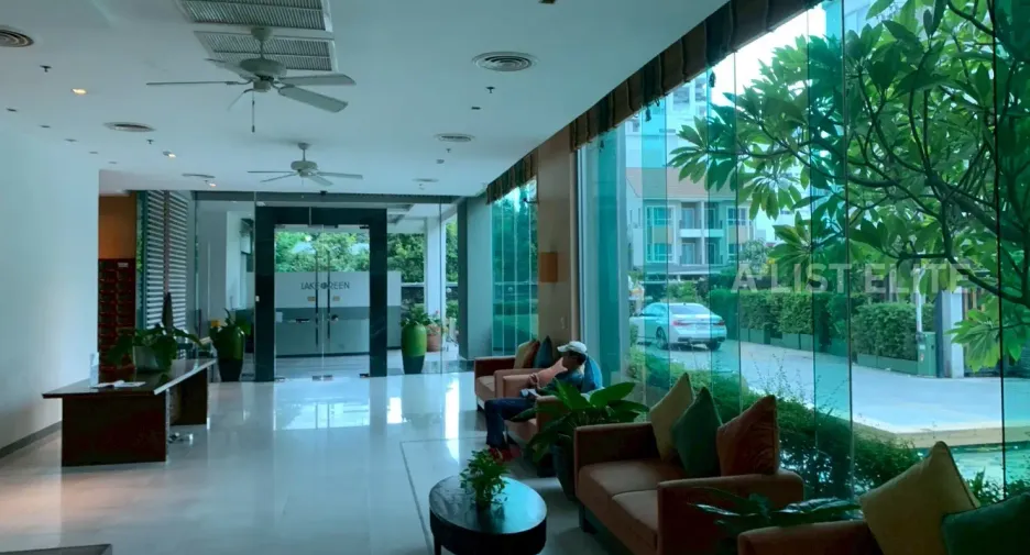 For sale 2 bedrooms condo in Khlong Toei, Bangkok