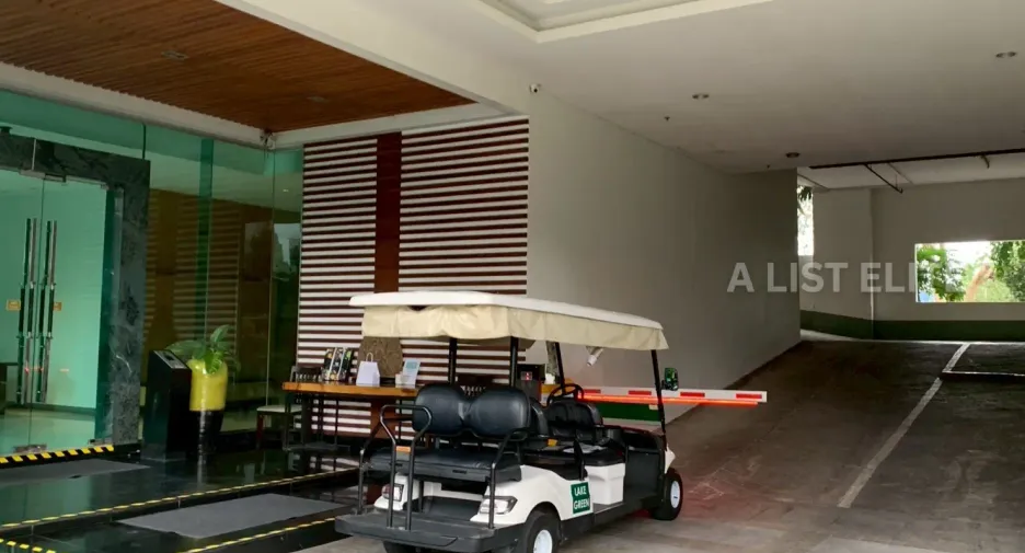 For sale 2 bedrooms condo in Khlong Toei, Bangkok