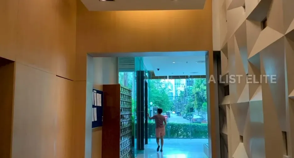 For sale 2 bedrooms condo in Khlong Toei, Bangkok
