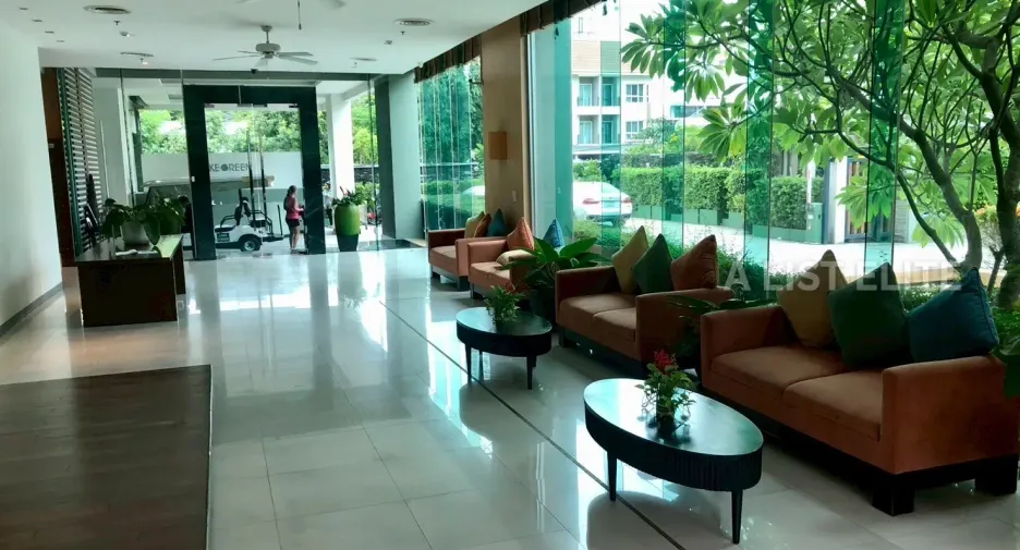 For sale 2 bedrooms condo in Khlong Toei, Bangkok