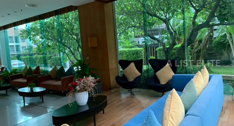 For sale 2 bedrooms condo in Khlong Toei, Bangkok