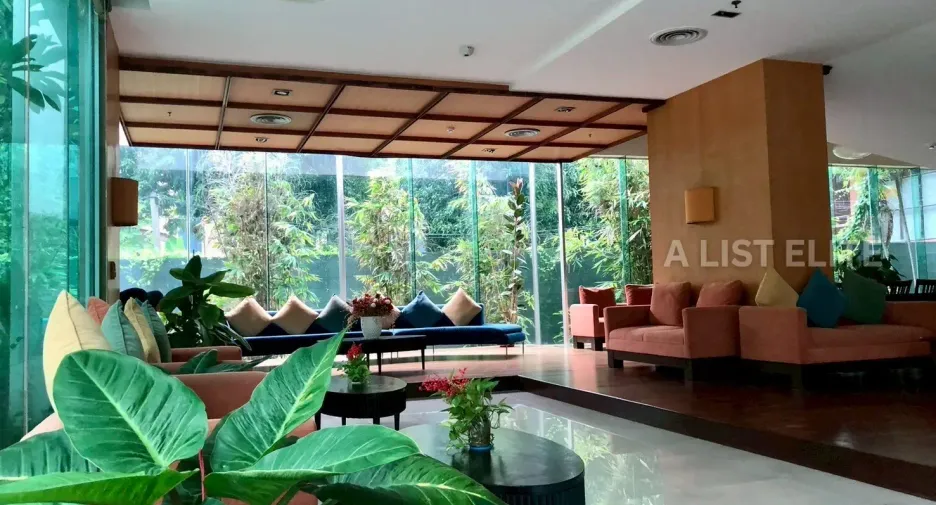 For sale 2 bedrooms condo in Khlong Toei, Bangkok