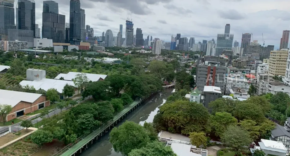 For sale 2 bedrooms condo in Khlong Toei, Bangkok