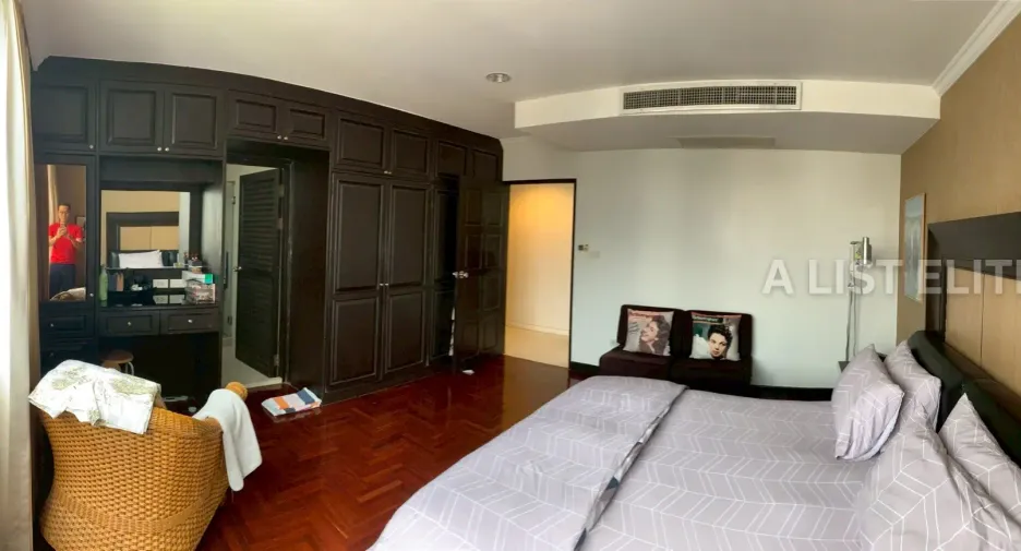 For sale 2 bedrooms condo in Khlong Toei, Bangkok
