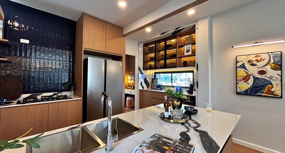 Casa en venta de 4 habitaciones en Bang Lamung, Chonburi
