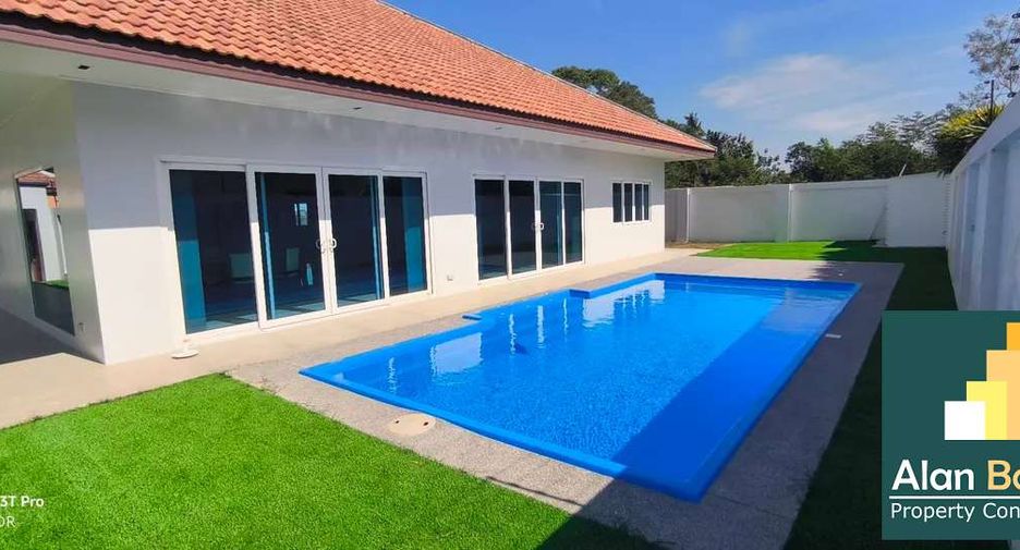 For rent 3 bedrooms villa in Bang Lamung, Chonburi