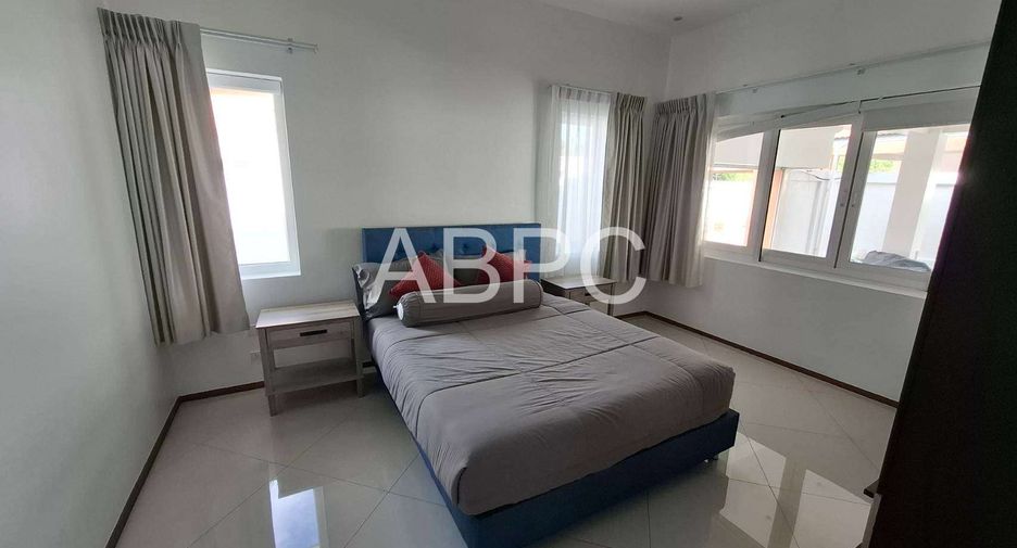 For rent 3 bedrooms villa in Bang Lamung, Chonburi