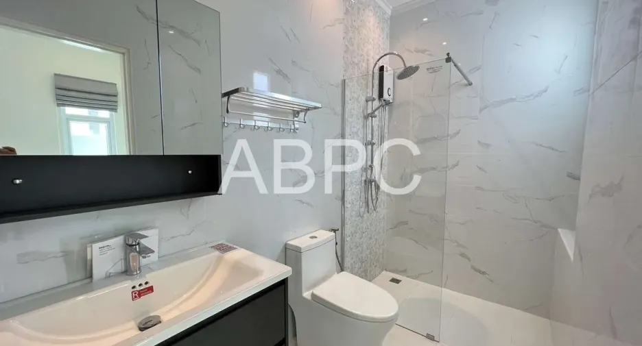 For rent and for sale 3 bedrooms house in Bang Lamung, Chonburi