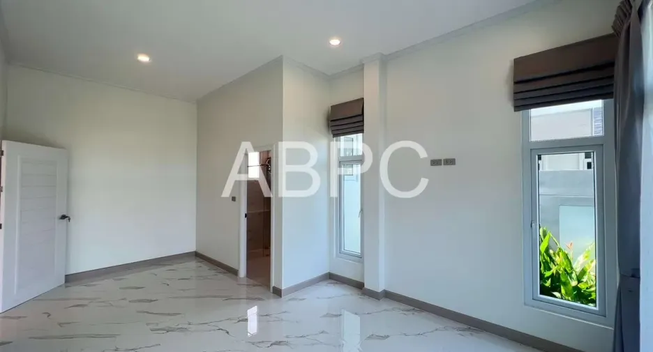 For rent and for sale 3 bedrooms house in Bang Lamung, Chonburi