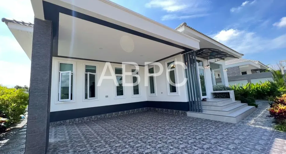 For rent and for sale 3 bedrooms house in Bang Lamung, Chonburi