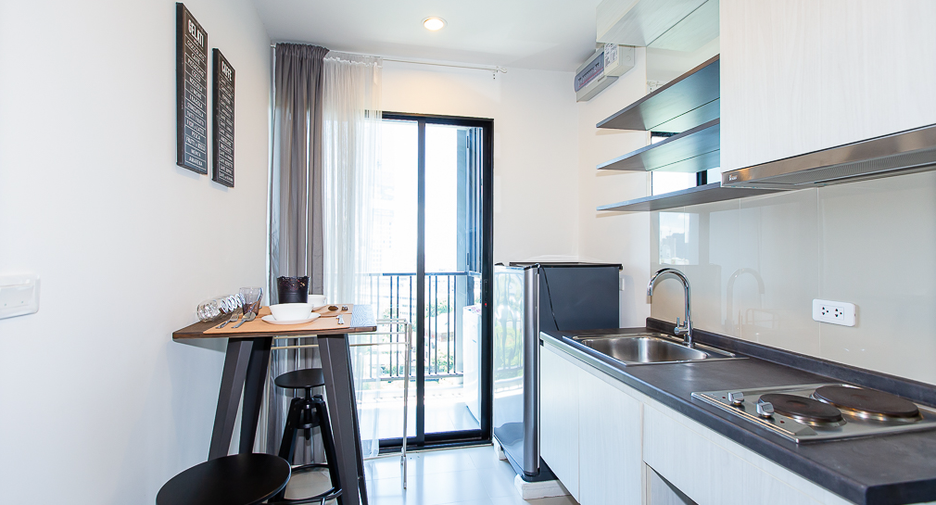 For sale 1 bed condo in Watthana, Bangkok