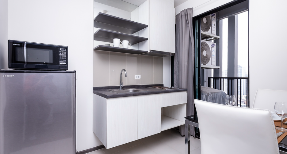 For sale 1 bed condo in Watthana, Bangkok