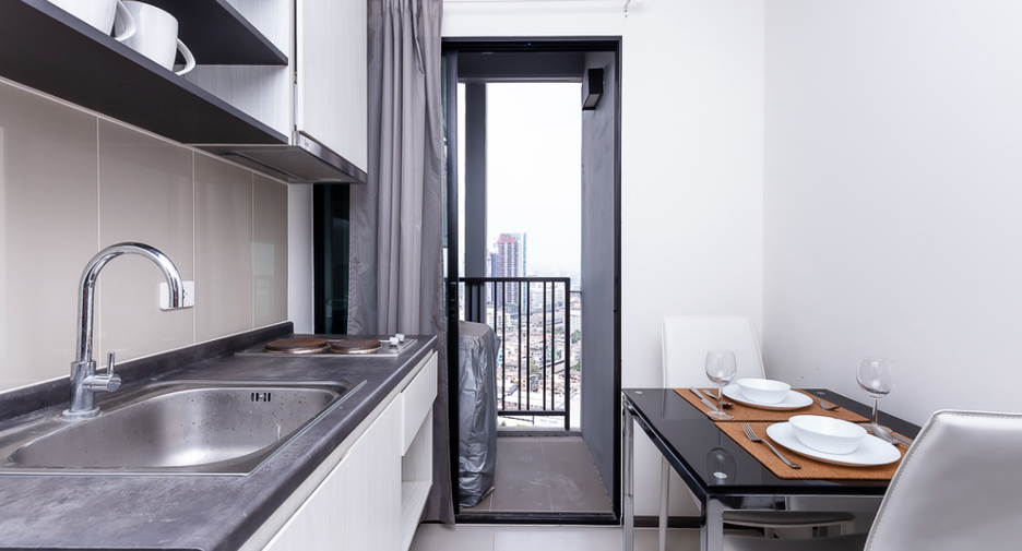 For sale 1 bed condo in Watthana, Bangkok