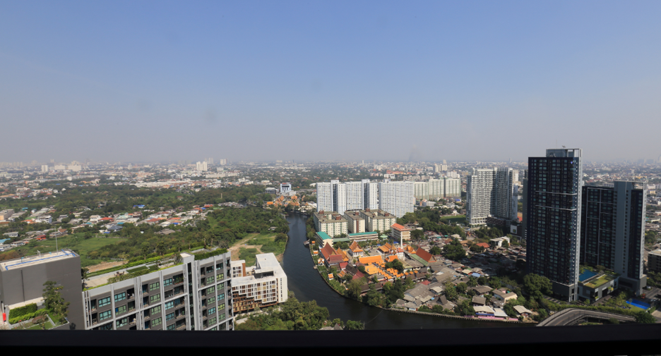 For sale 2 bedrooms condo in Watthana, Bangkok