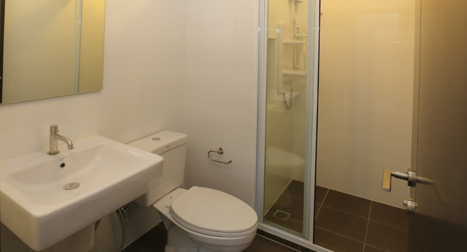 For sale 2 bedrooms condo in Watthana, Bangkok
