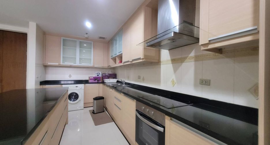 For rent 3 bedrooms condo in Khlong Toei, Bangkok