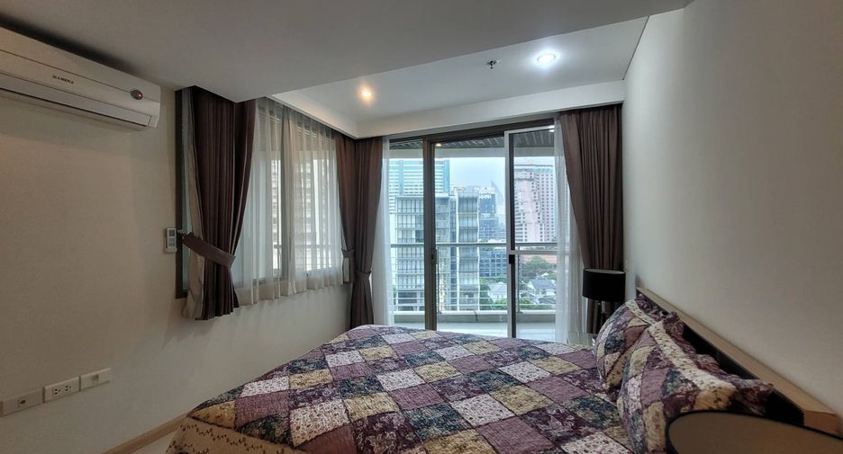 For rent 3 bedrooms condo in Khlong Toei, Bangkok