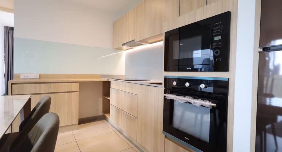 For rent 2 bedrooms condo in Khlong Toei, Bangkok