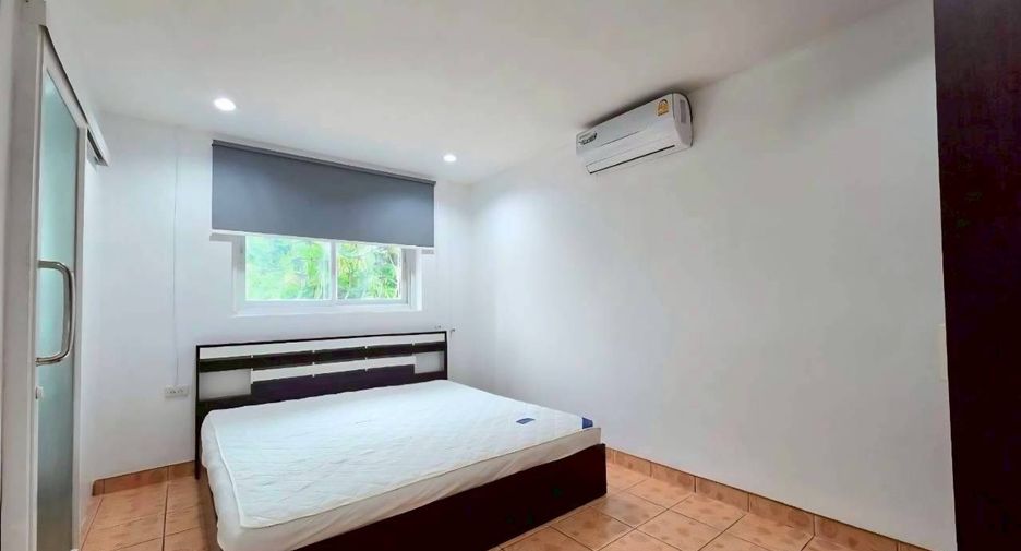 Casa en alquiler de 4 habitaciones en Bang Lamung, Chonburi