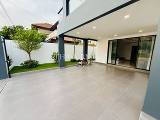 Haus zum Kauf mit 6 Zimmer in Bang Lamung, Chonburi
