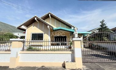 出租 和 出售 3 卧室 独立屋 在 Bang Lamung, Chon Buri