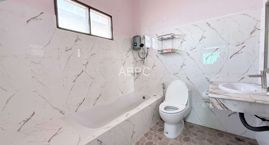 For rent そして for sale 3 ベッドルーム house in Bang Lamung, Chonburi