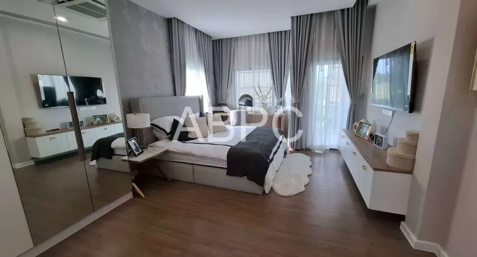 For rent and for sale 4 bedrooms house in Bang Lamung, Chonburi