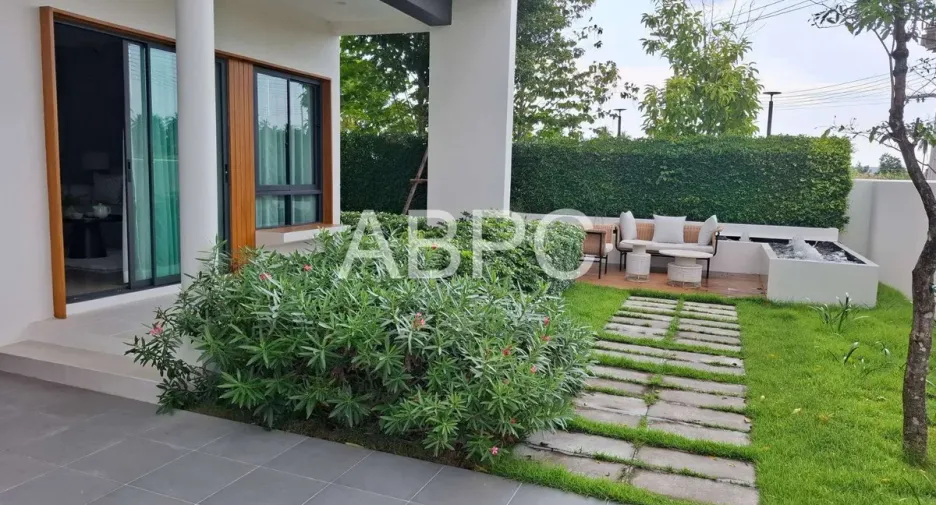 For rent and for sale 4 bedrooms house in Bang Lamung, Chonburi