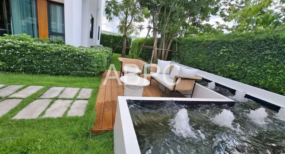 For rent and for sale 4 bedrooms house in Bang Lamung, Chonburi