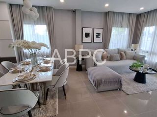 For rent and for sale 4 bedrooms house in Bang Lamung, Chonburi