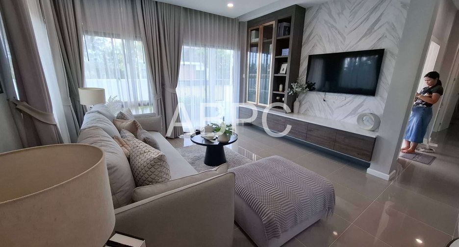 Casa en alquiler y en venta de 4 habitaciones en Bang Lamung, Chonburi