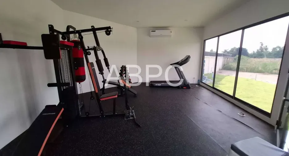 For rent and for sale 4 bedrooms house in Bang Lamung, Chonburi