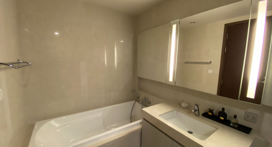 For sale 2 bedrooms condo in Watthana, Bangkok