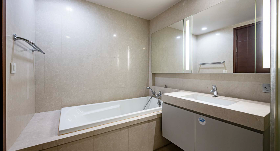 For sale 1 bed condo in Watthana, Bangkok