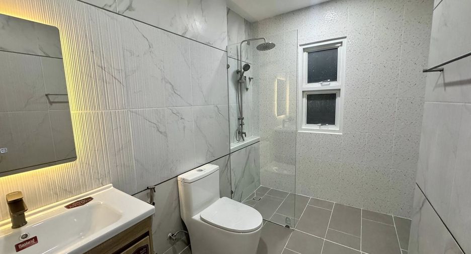 Haus zum Kauf mit 3 Zimmer in Bang Lamung, Chonburi