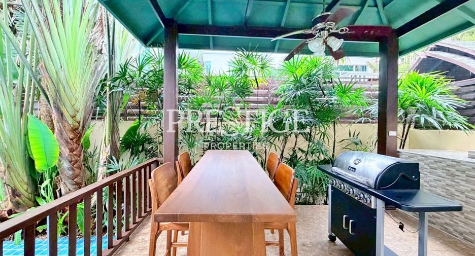 For sale 4 bedrooms house in Sattahip, Chonburi