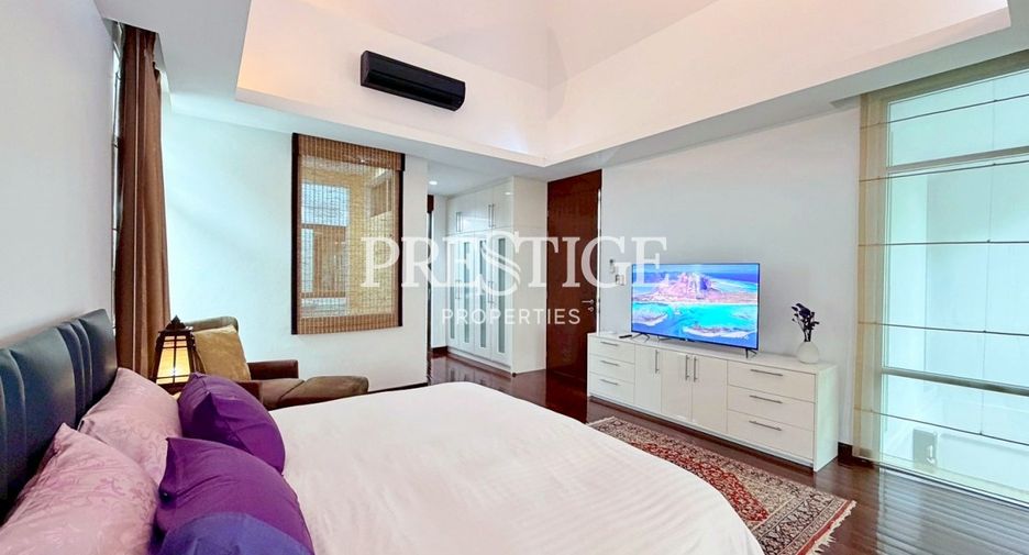 For sale 4 bedrooms house in Sattahip, Chonburi
