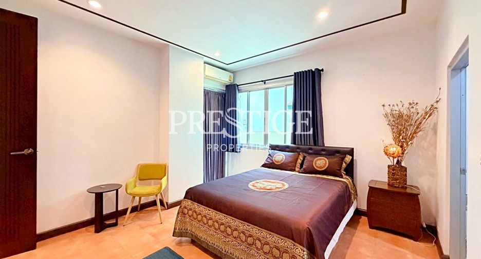 For sale 4 bedrooms house in Sattahip, Chonburi