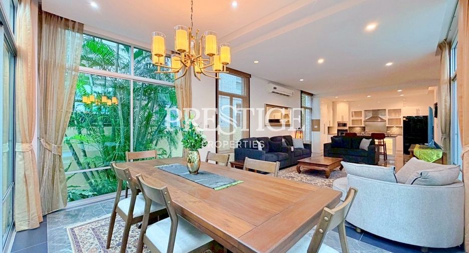 For sale 4 bedrooms house in Sattahip, Chonburi
