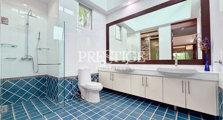 For sale 4 bedrooms house in Sattahip, Chonburi