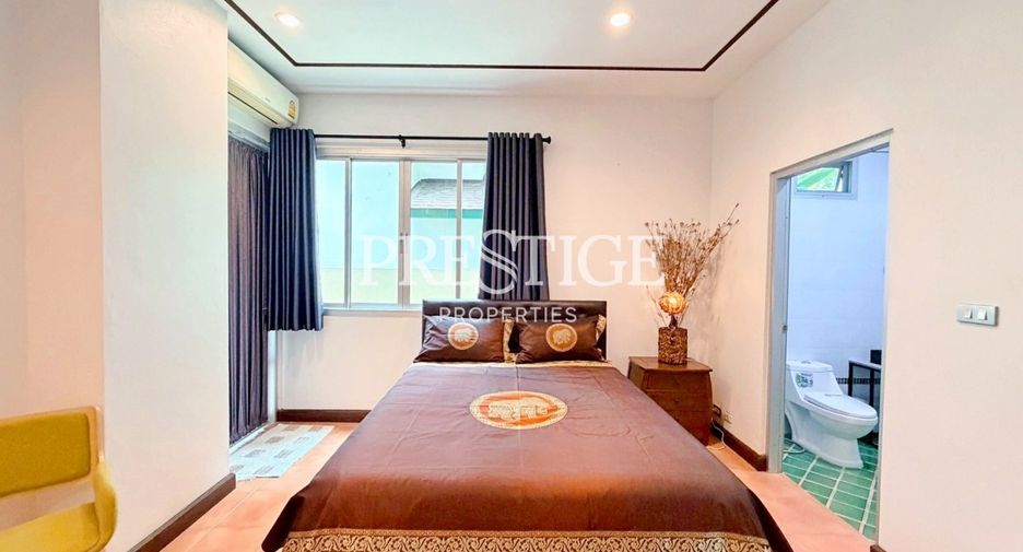 For sale 4 bedrooms house in Sattahip, Chonburi