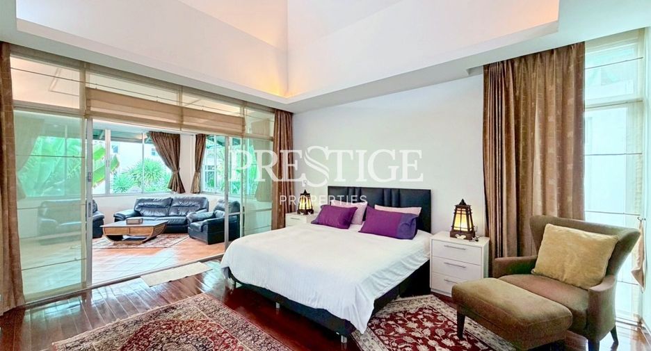 For sale 4 bedrooms house in Sattahip, Chonburi